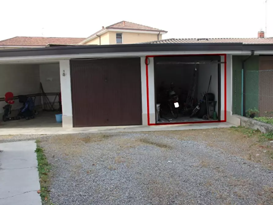 Immagine 2 di Appartamento in vendita  in Via Alessandro Manzoni a Boltiere