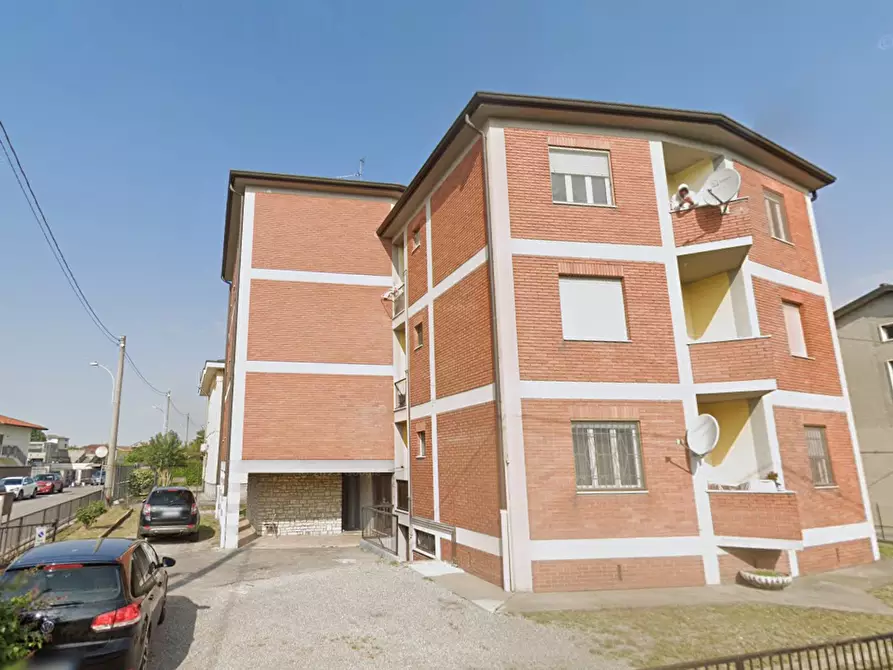 Immagine 16 di Appartamento in vendita  in Via Schieppati Franco a Calcio