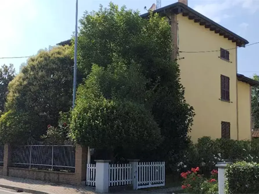 Immagine 2 di Appartamento in vendita  in Via Varano a Noceto