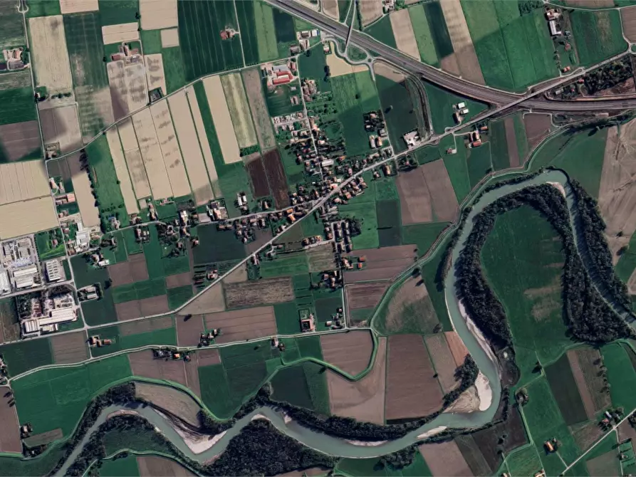 Immagine 16 di Casa indipendente in vendita  in Via Bertolotta a Sissa