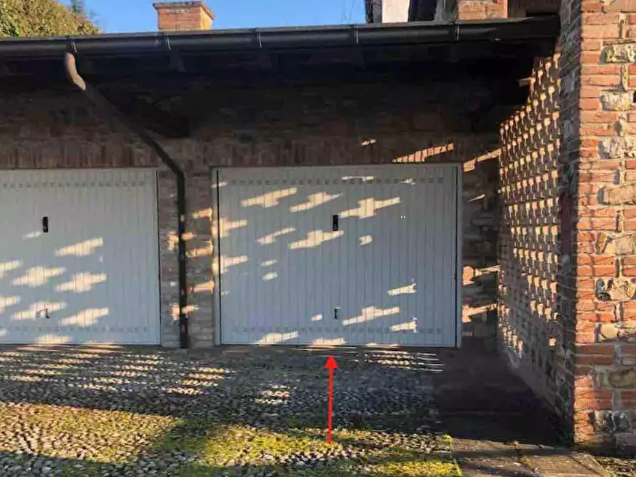 Immagine 2 di Garage in vendita  in Località Boffalora a Gazzola