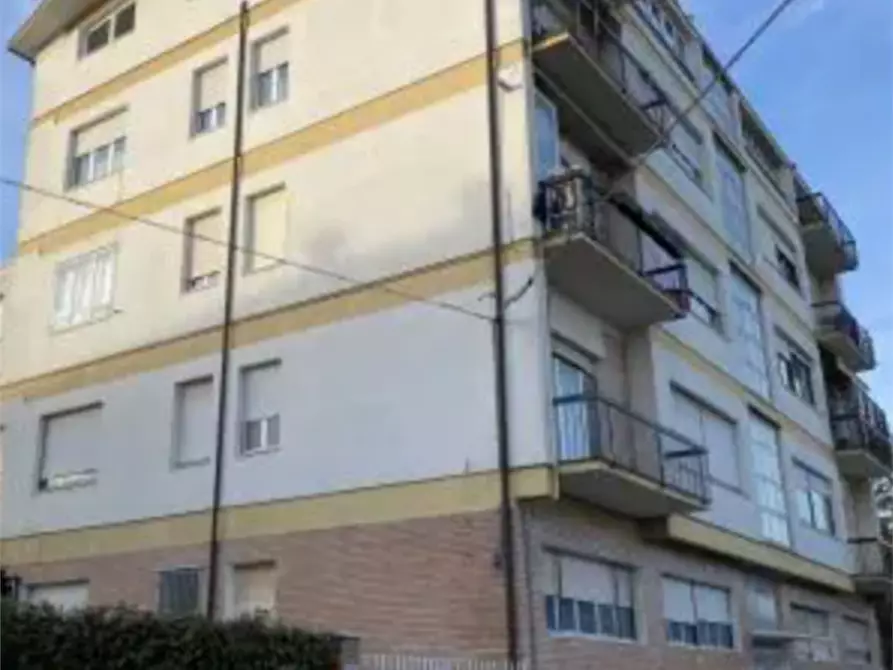 Immagine 2 di Laboratorio in vendita  in Via Lombardia a Sant'elpidio A Mare