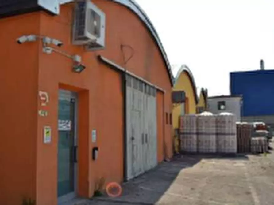 Immagine 2 di Capannone industriale in vendita  in Via Torricelli a Verona