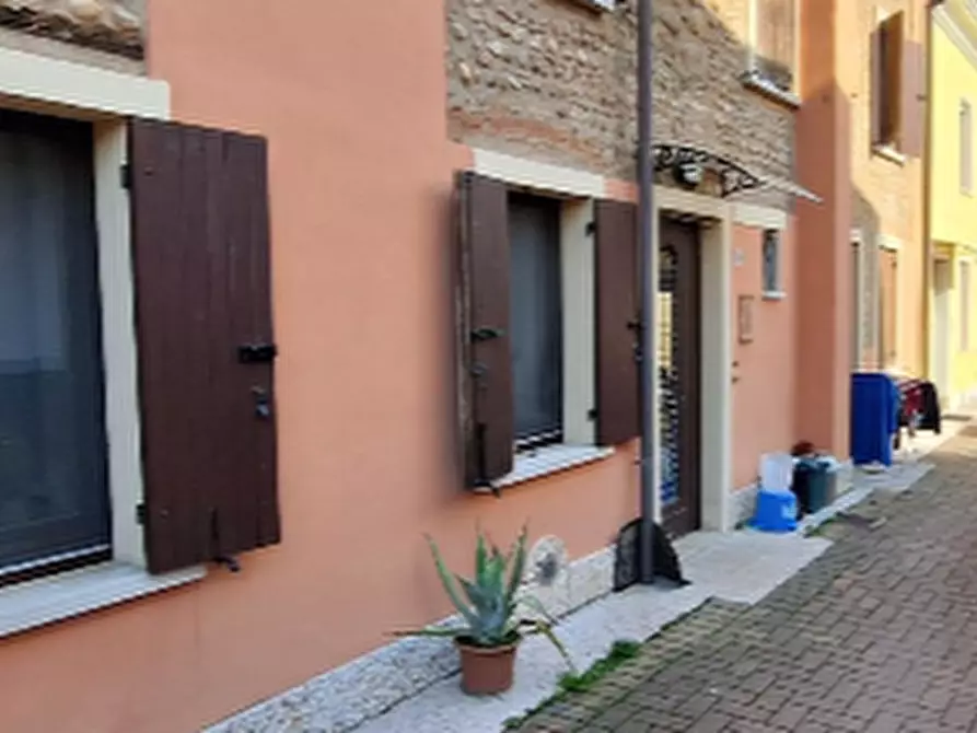Immagine 2 di Porzione di casa in vendita  in Via Duca Degli Abruzzi a Villafranca Di Verona