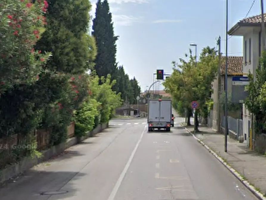 Immagine 14 di Magazzino in vendita  in Via Cinzio Cenedese a Vittorio Veneto