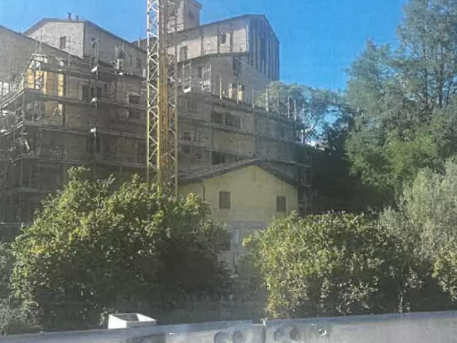 Immagine 1 di Appartamento in vendita  in Via Lungara Rio a Caldarola