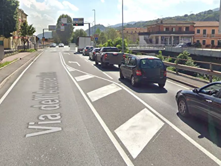 Immagine 7 di Negozio in vendita  in Piazzale Mariano Rumor a Chiampo