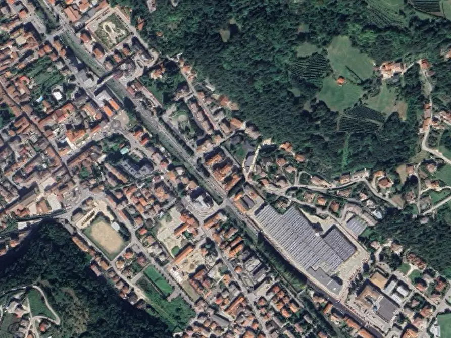 Immagine 14 di Negozio in vendita  in Piazzale Mariano Rumor a Chiampo