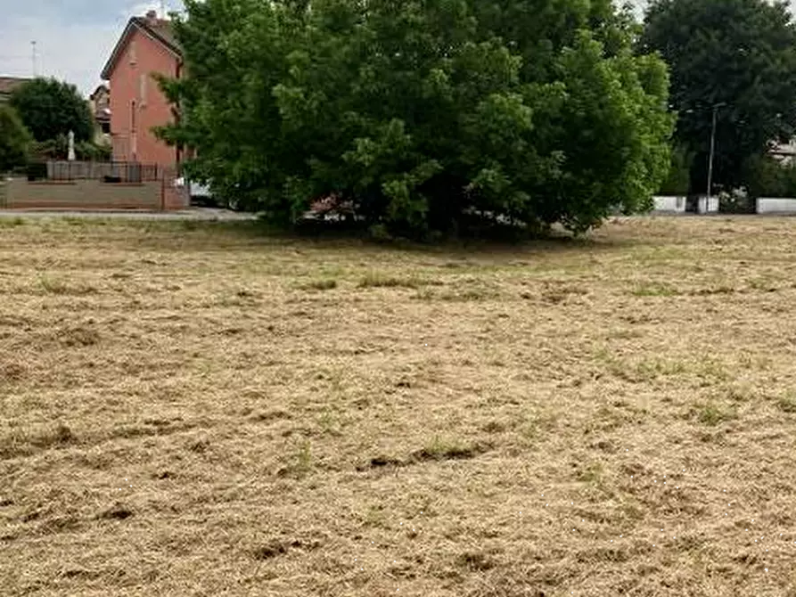 Immagine 3 di Terreno edificabile in vendita  in Via Giuseppe Ungaretti a Curtatone
