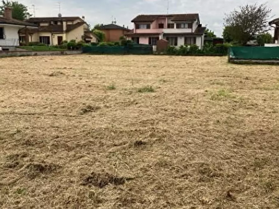 Immagine 2 di Terreno edificabile in vendita  in Via Giovanni Segantini a Curtatone
