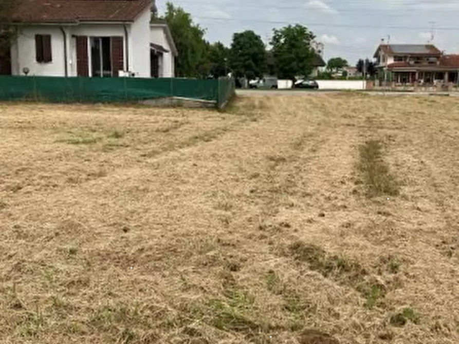 Immagine 3 di Terreno edificabile in vendita  in Via Giovanni Segantini a Curtatone