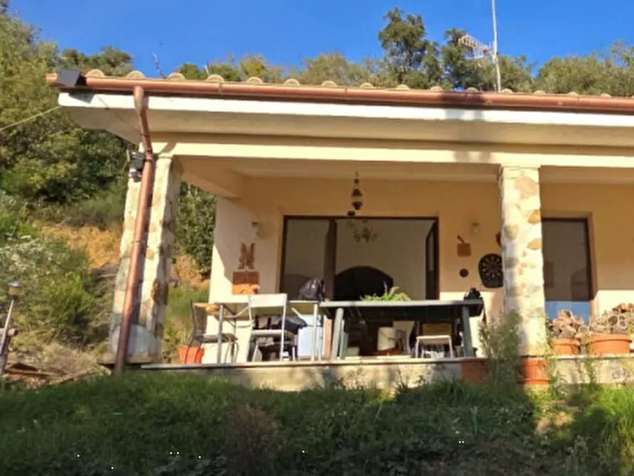 Immagine 14 di Villa in vendita  in Via Montorgiali a Scansano