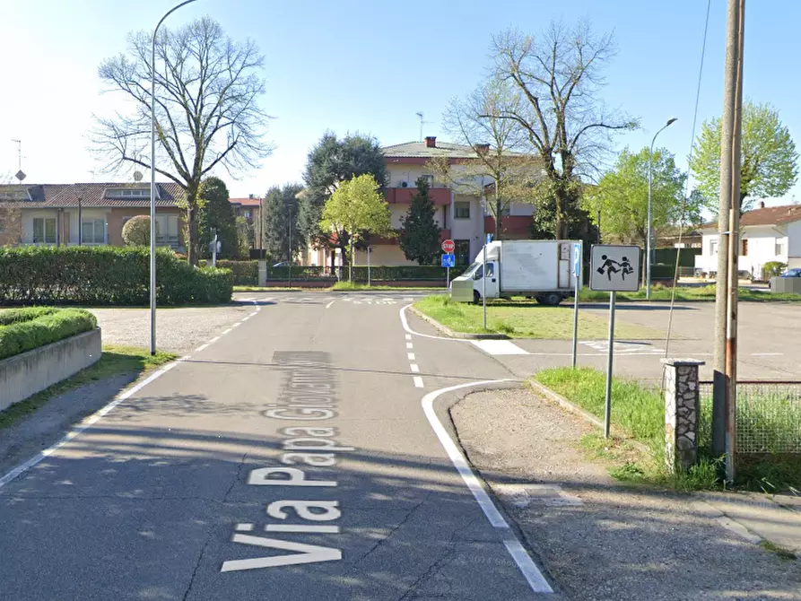 Immagine 18 di Negozio in vendita  in Via Papa Giovanni XXIII a Suzzara