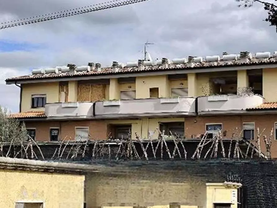 Immagine 3 di Appartamento in vendita  in Via Riola Sardo a Roma