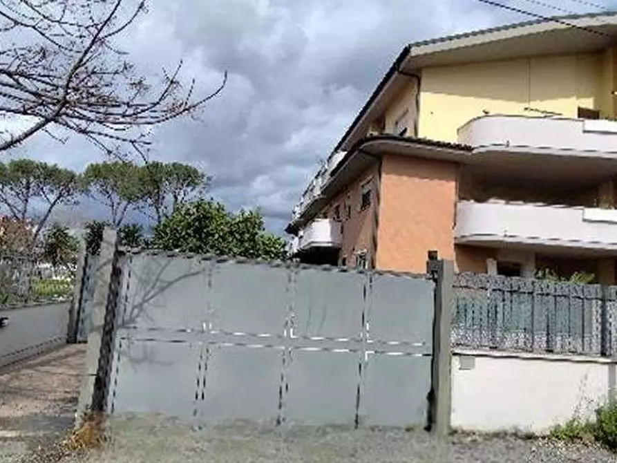 Immagine 1 di Appartamento in vendita  in Via Riola Sardo a Roma