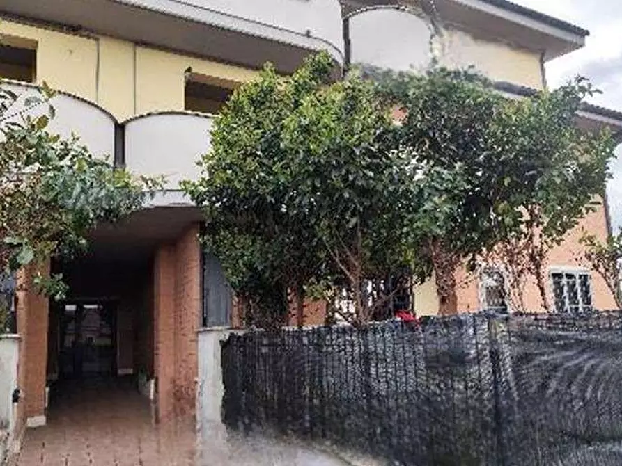 Immagine 4 di Appartamento in vendita  in Via Riola Sardo a Roma