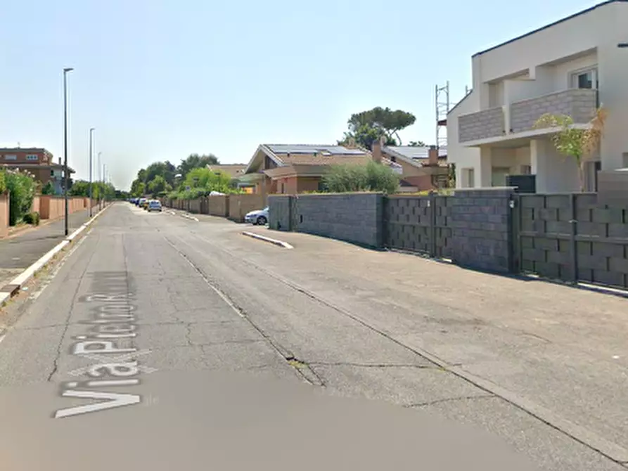 Immagine 7 di Garage in vendita  in Via Pietro Romani a Roma