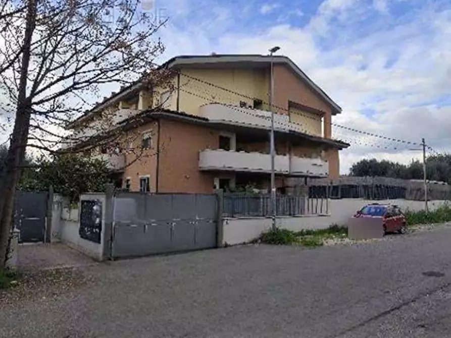 Immagine 3 di Appartamento in vendita  in Via Riola Sardo a Roma