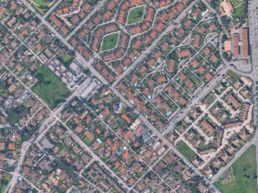 Immagine 11 di Garage in vendita  in Via Pietro Romani a Roma