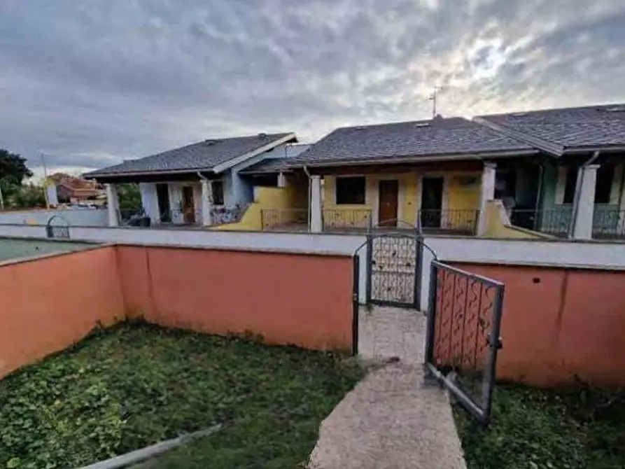 Immagine 3 di Villa in vendita  in Via Pietro Romani a Roma