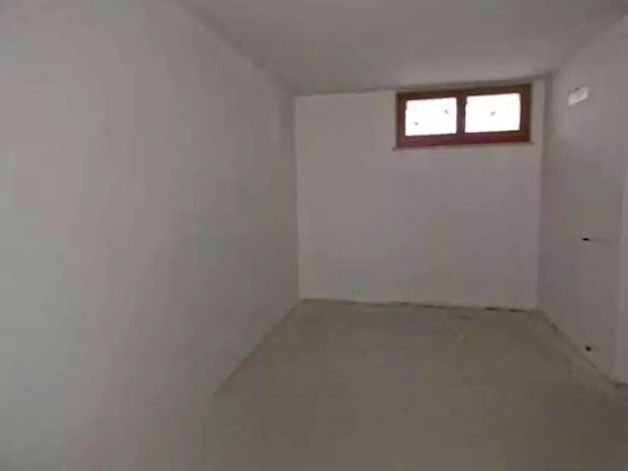 Immagine 10 di Villa in vendita  in Via Pietro Romani a Roma