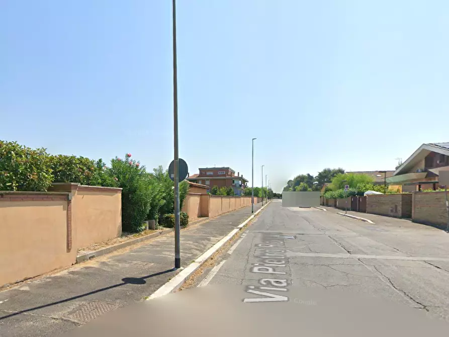 Immagine 17 di Villa in vendita  in Via Pietro Romani a Roma