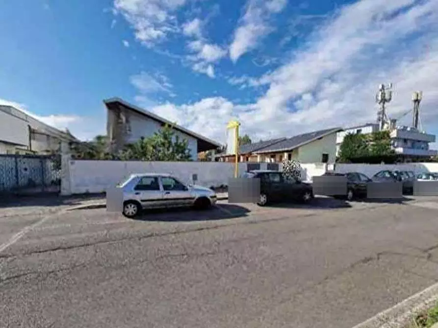 Immagine 4 di Garage in vendita  in Via Pietro Romani a Roma