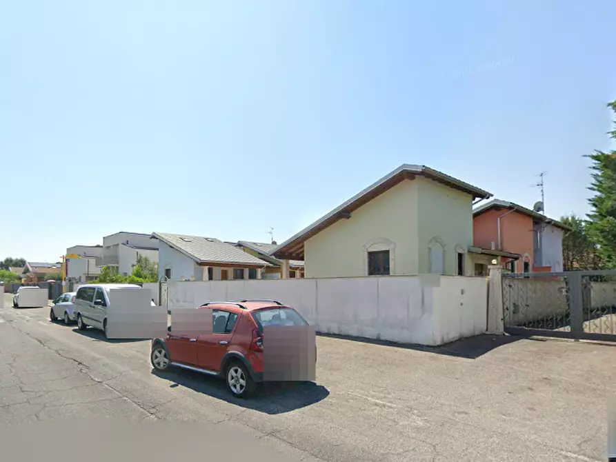 Immagine 7 di Garage in vendita  in Via Pietro Romani a Roma