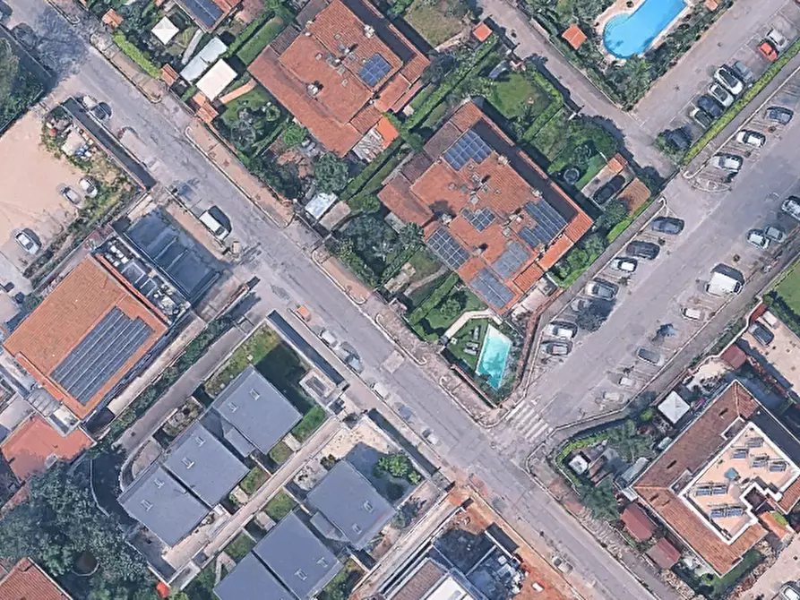 Immagine 15 di Garage in vendita  in Via Pietro Romani a Roma