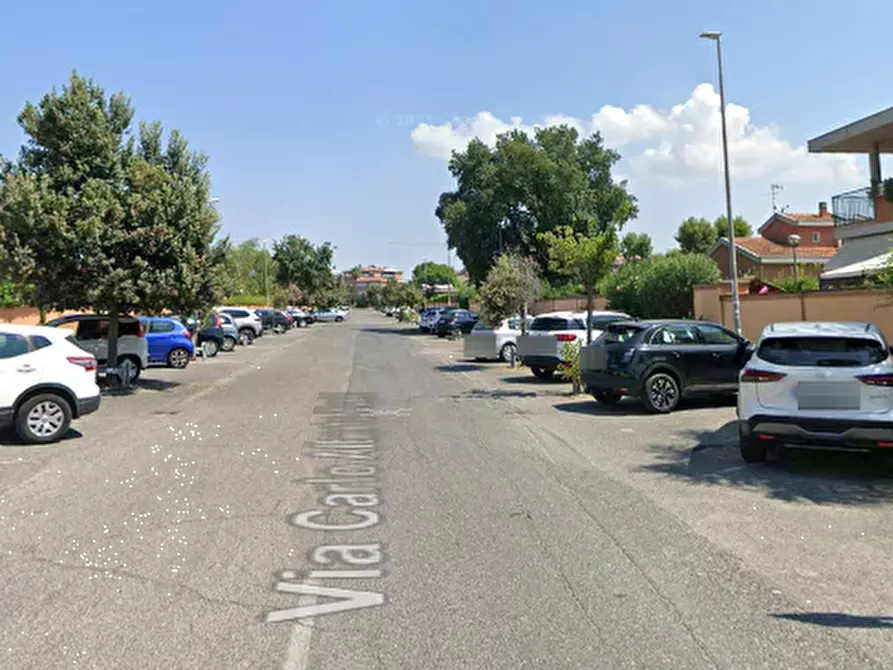 Immagine 6 di Garage in vendita  in Via Pietro Romani a Roma