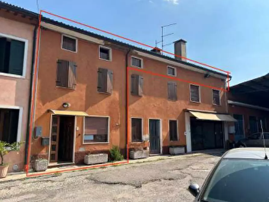 Immagine 1 di Porzione di casa in vendita  in Via Mainenti  a Vestenanova