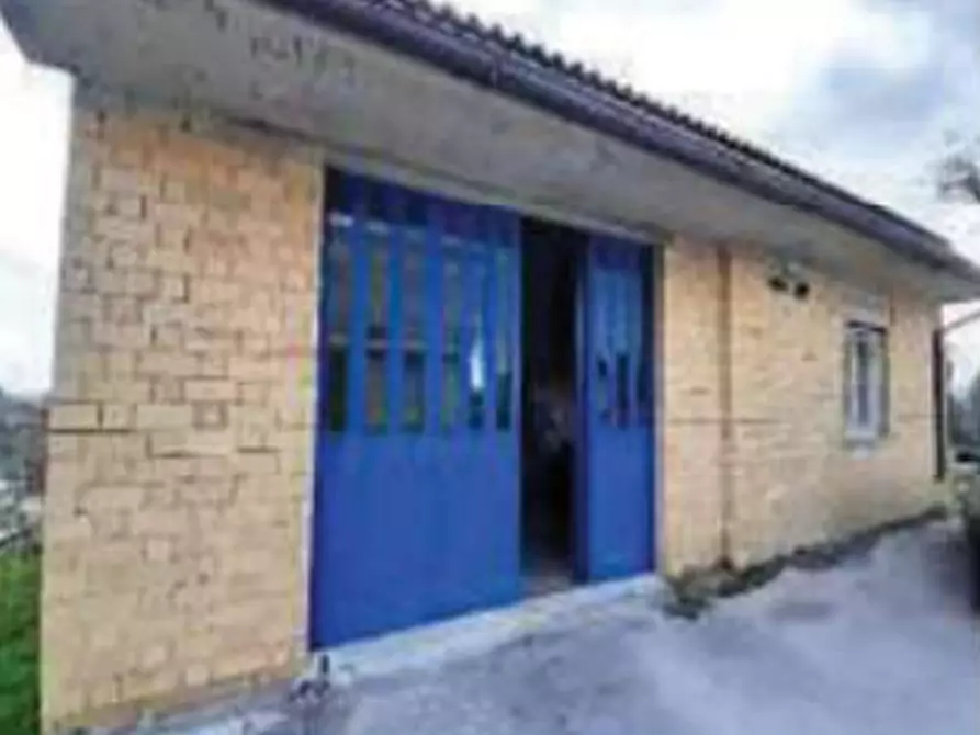 Immagine 1 di Laboratorio in vendita  in località Falerone a Falerone