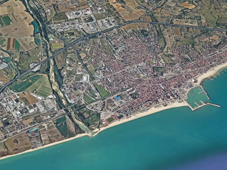 Immagine 17 di Appartamento in vendita  in Via Fratelli Bandiera  a Civitanova Marche