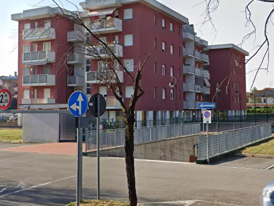 Immagine 4 di Garage in vendita  in Via Piero Gobetti a Garbagnate Milanese