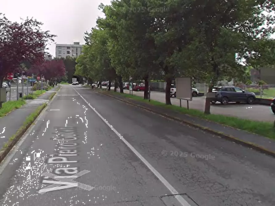 Immagine 8 di Garage in vendita  in Via Piero Gobetti a Garbagnate Milanese