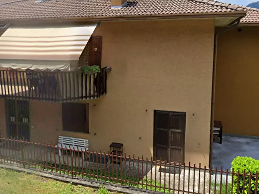 Immagine 4 di Appartamento in vendita  in Via G. Zelioli a Sant'omobono Imagna