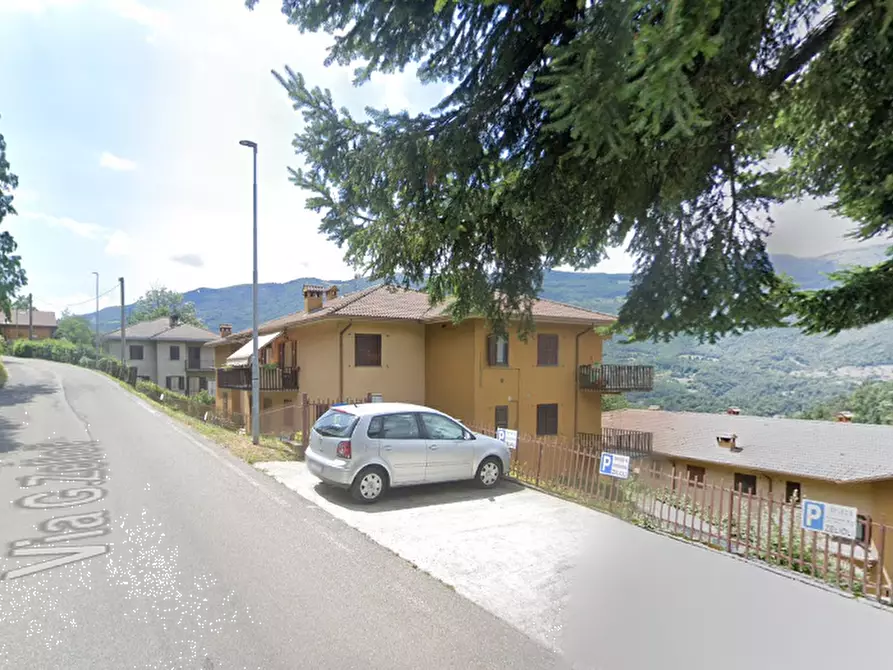 Immagine 13 di Appartamento in vendita  in Via G. Zelioli a Sant'omobono Imagna