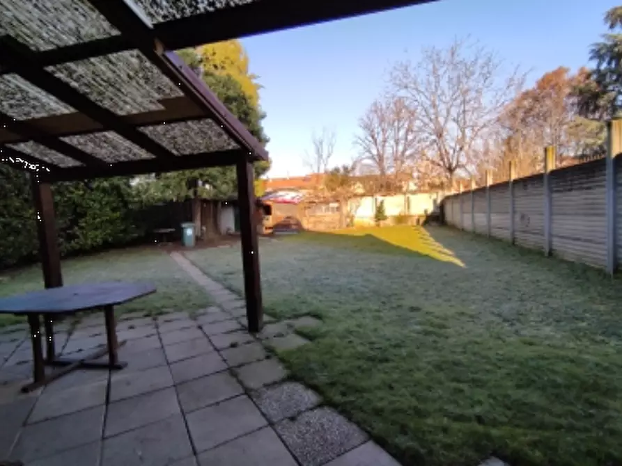 Immagine 3 di Magazzino in vendita  in Via Dante Alighieri a Desio