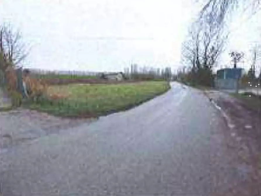 Immagine 5 di Terreno edificabile in vendita  in  Via dei tigli a Cento