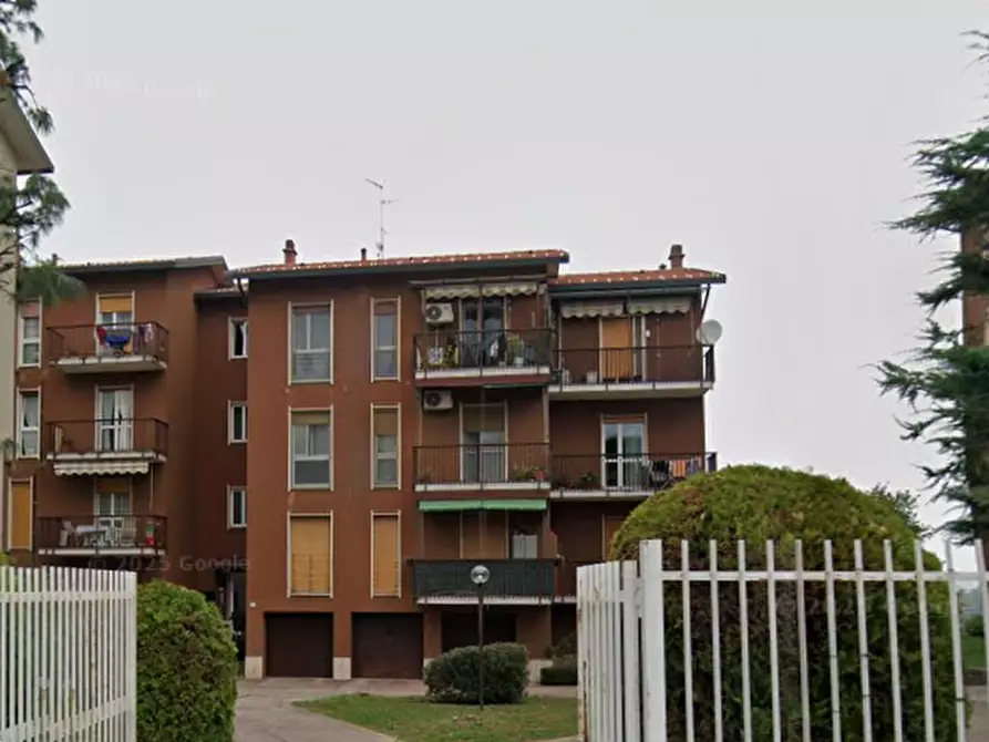 Immagine 8 di Appartamento in vendita  in Via del Castano a Besana In Brianza