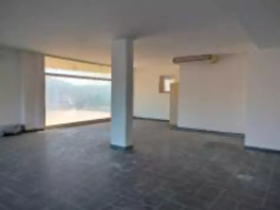 Immagine 10 di Negozio in vendita  in Via Siracusa a Porto Sant'elpidio