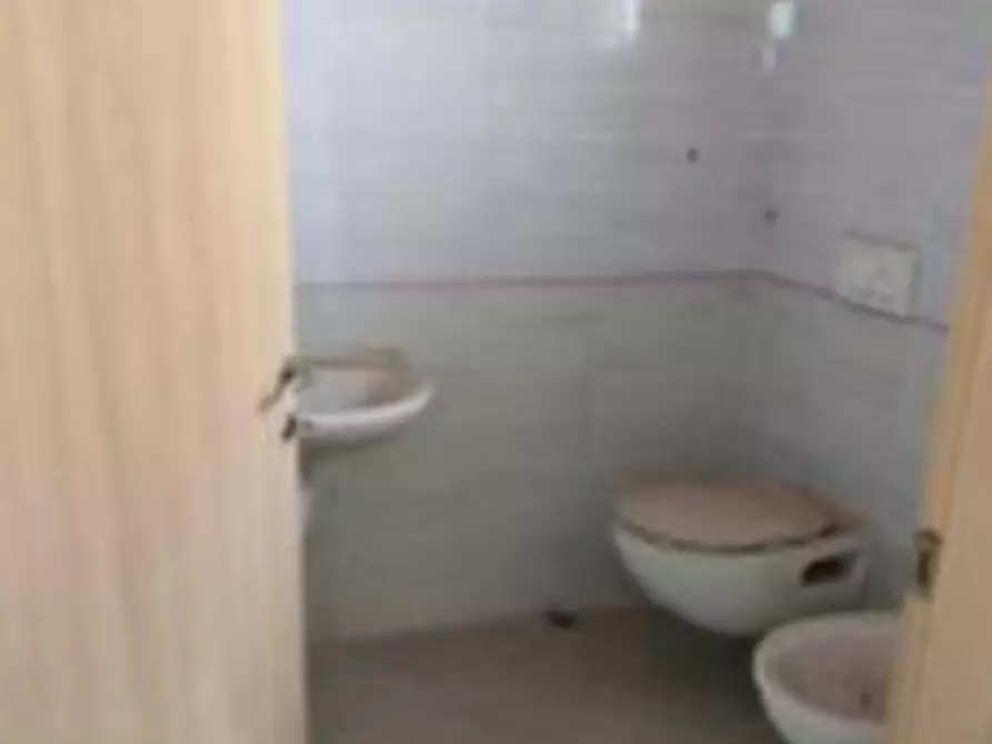 Immagine 10 di Negozio in vendita  in Via Siracusa a Porto Sant'elpidio