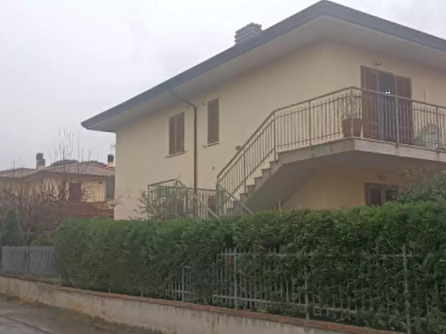 Immagine 1 di Appartamento in vendita  in Via Ignazio Sione a Castiglione Del Lago