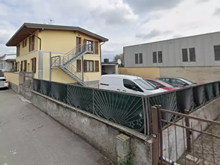 Immagine 5 di Appartamento in vendita  in Via Manzoni a Macherio