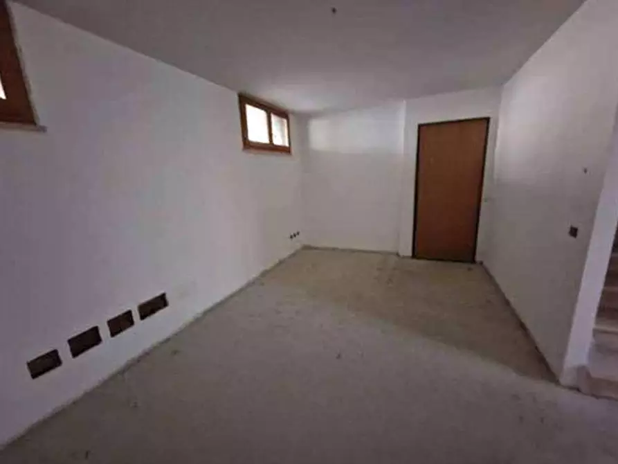 Immagine 27 di Villa in vendita  in Via Pietro Romani a Roma