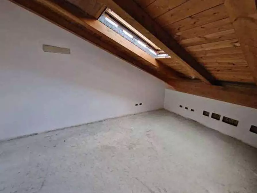 Immagine 29 di Villa in vendita  in Via Pietro Romani a Roma