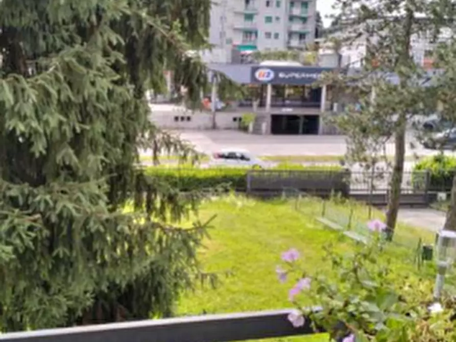 Immagine 4 di Appartamento in vendita  in Via Dante Alighieri a Lurago D'erba