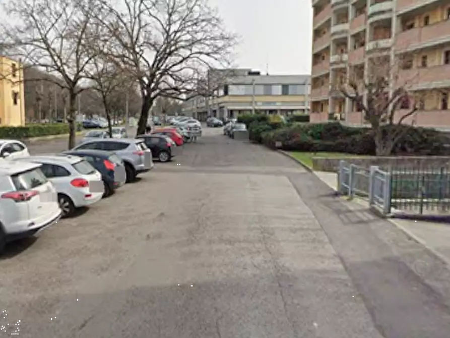 Immagine 6 di Garage in vendita  in Via J.F. Kennedy a Reggio Nell'emilia
