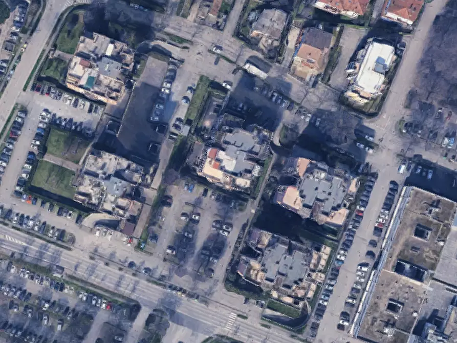 Immagine 8 di Garage in vendita  in Via J.F. Kennedy a Reggio Nell'emilia