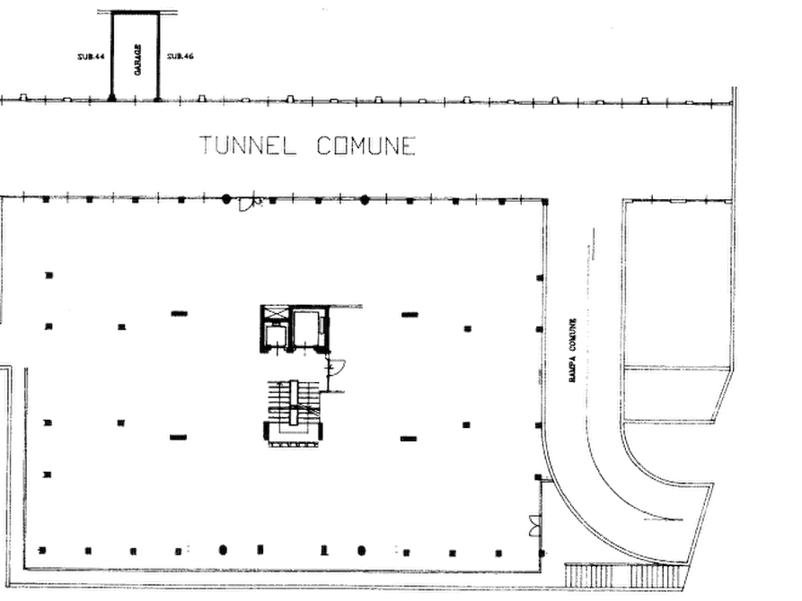 Immagine 11 di Garage in vendita  in Via J.F. Kennedy a Reggio Nell'emilia